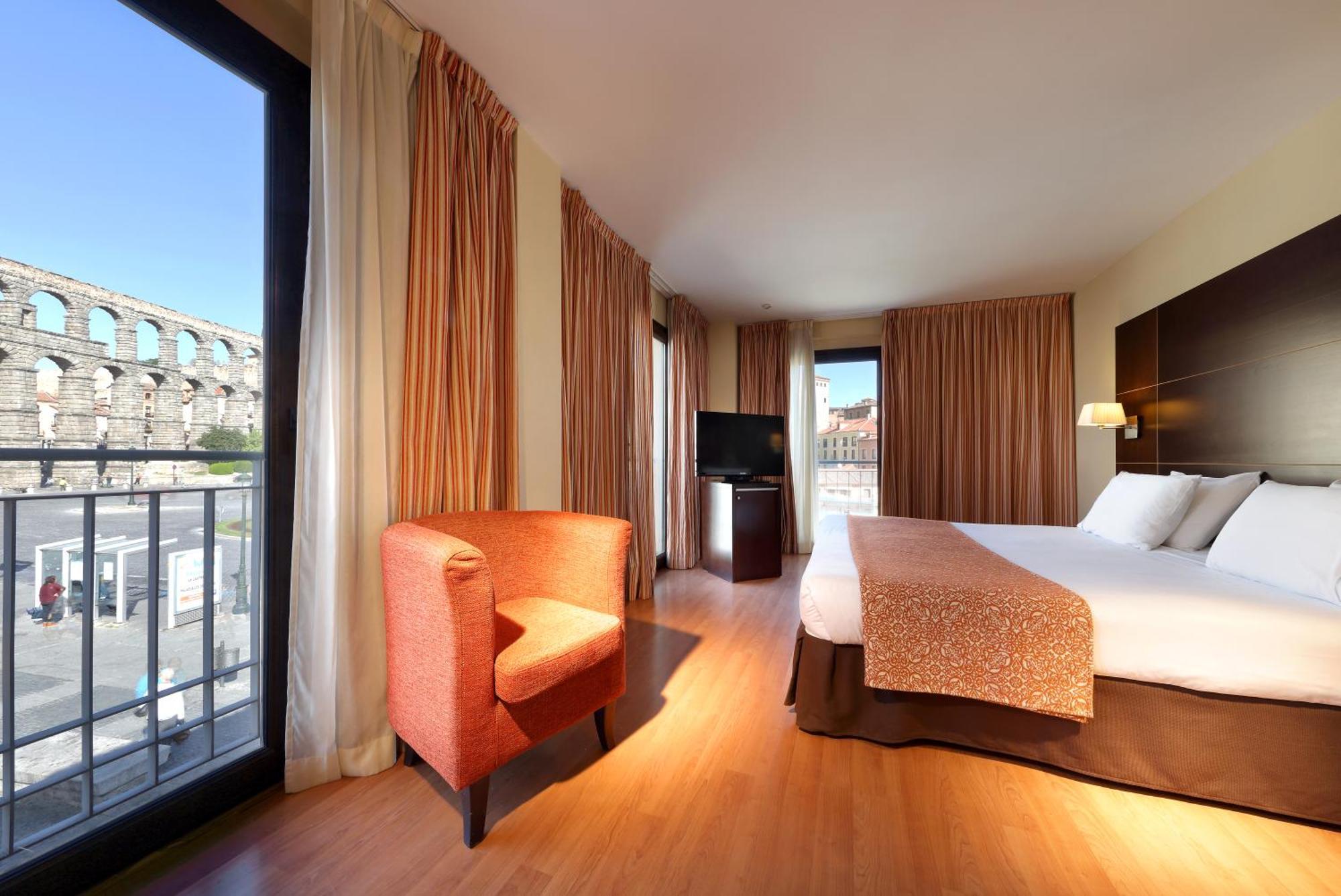 Отель Eurostars Plaza Acueducto Сеговия Экстерьер фото